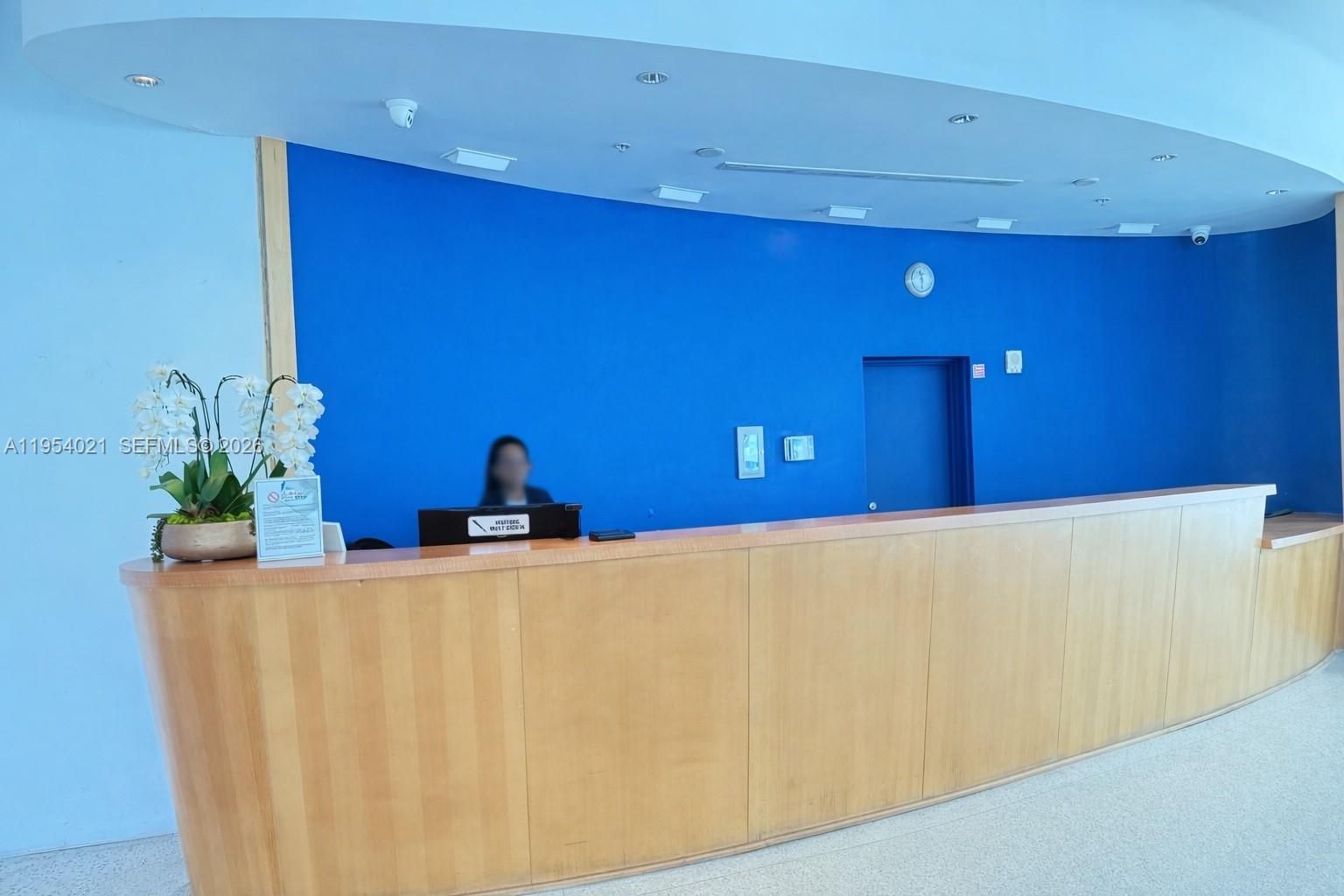 BLUE CONDO - Residential