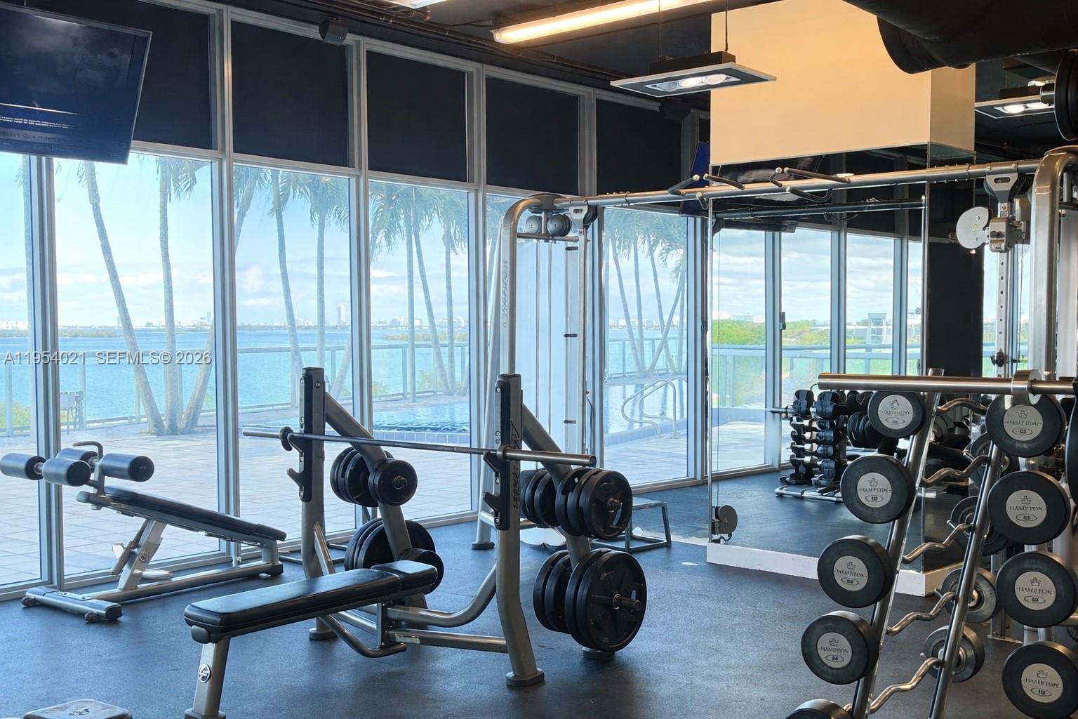 BLUE CONDO - Residential