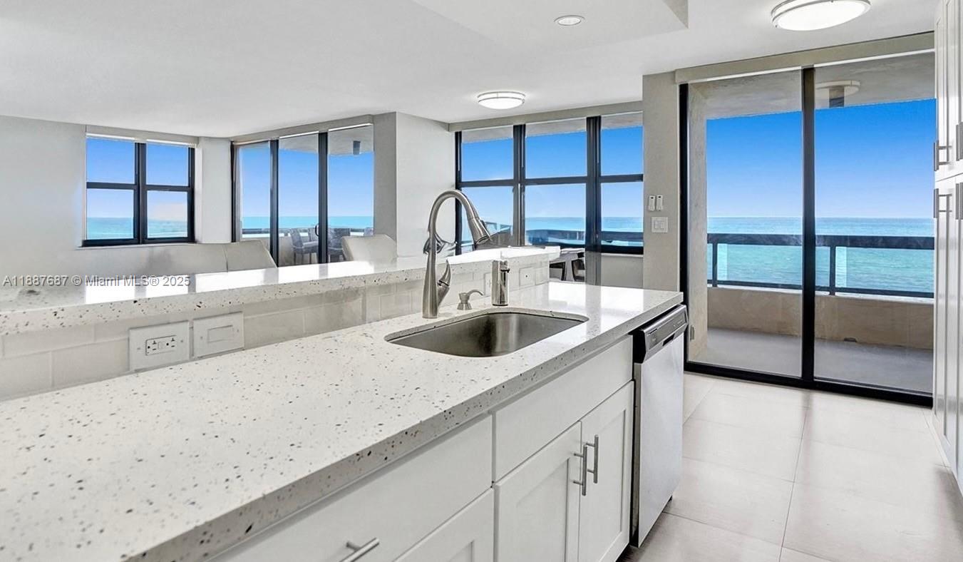 CLUB ATLANTIS CONDO - Residential