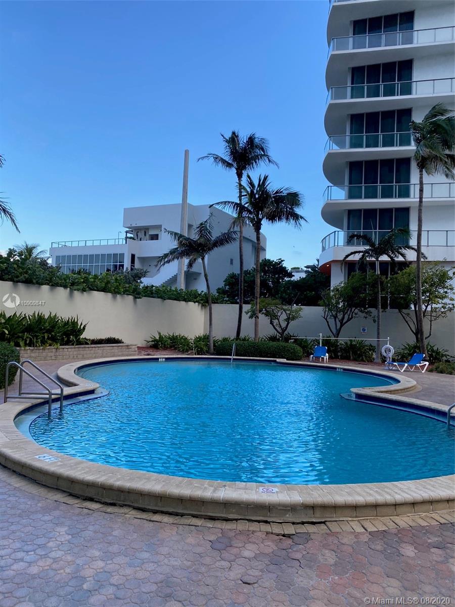 Extremely nice 2 bedrooms, 2 bathrooms apartment at this beautiful building right on the ocean!! Spacious, bright and well equipped. Large balcony with amazing views of the ocean and the city. This buildings offers gym, conference room, clubhouse, pool and direct access to the ocean. Live in this resort style building, close to Gulfstream Park, Aventura, downtown Hollywood and Fort Lauderdale.