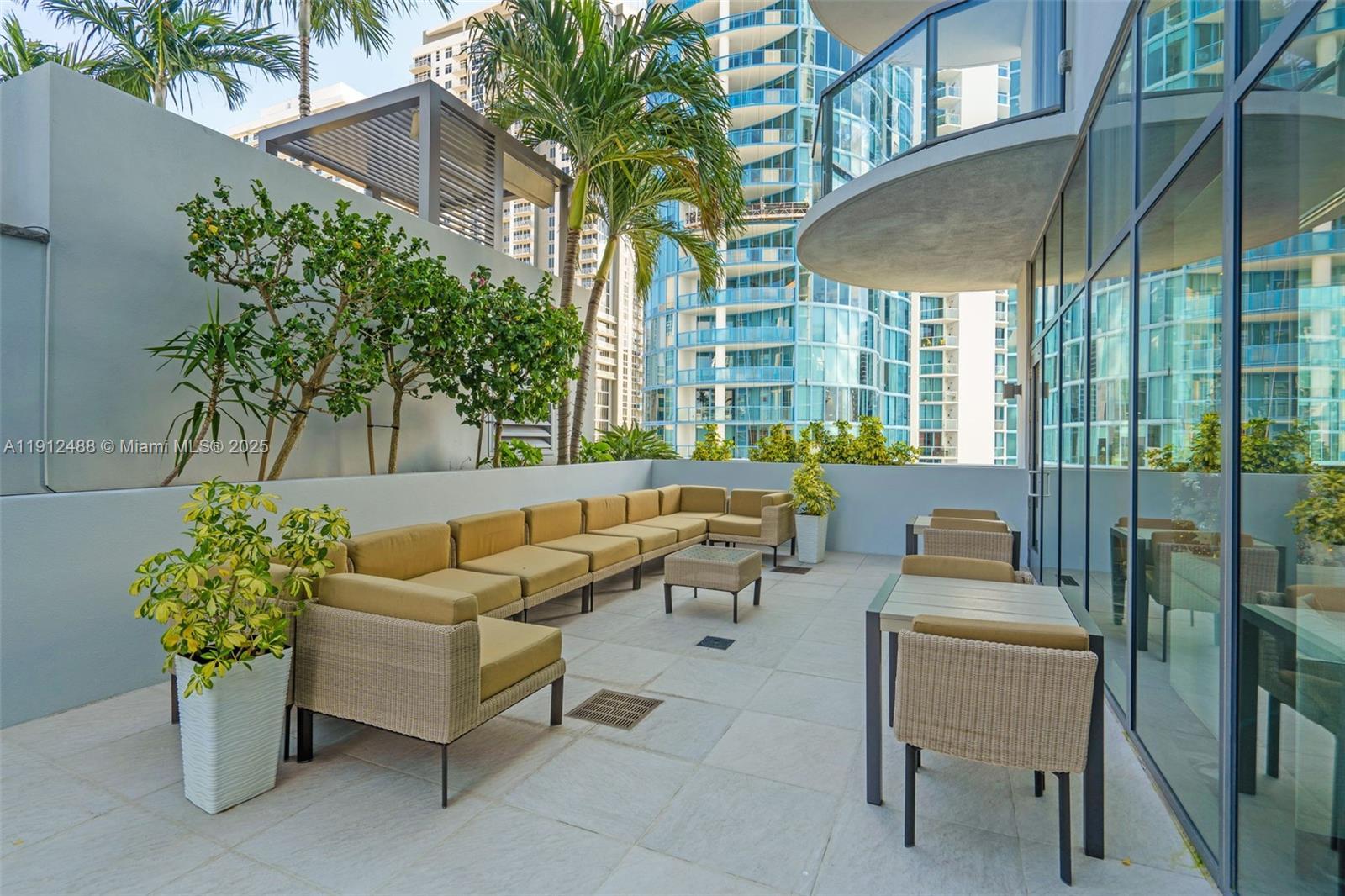100 LAS OLAS CONDO - Residential