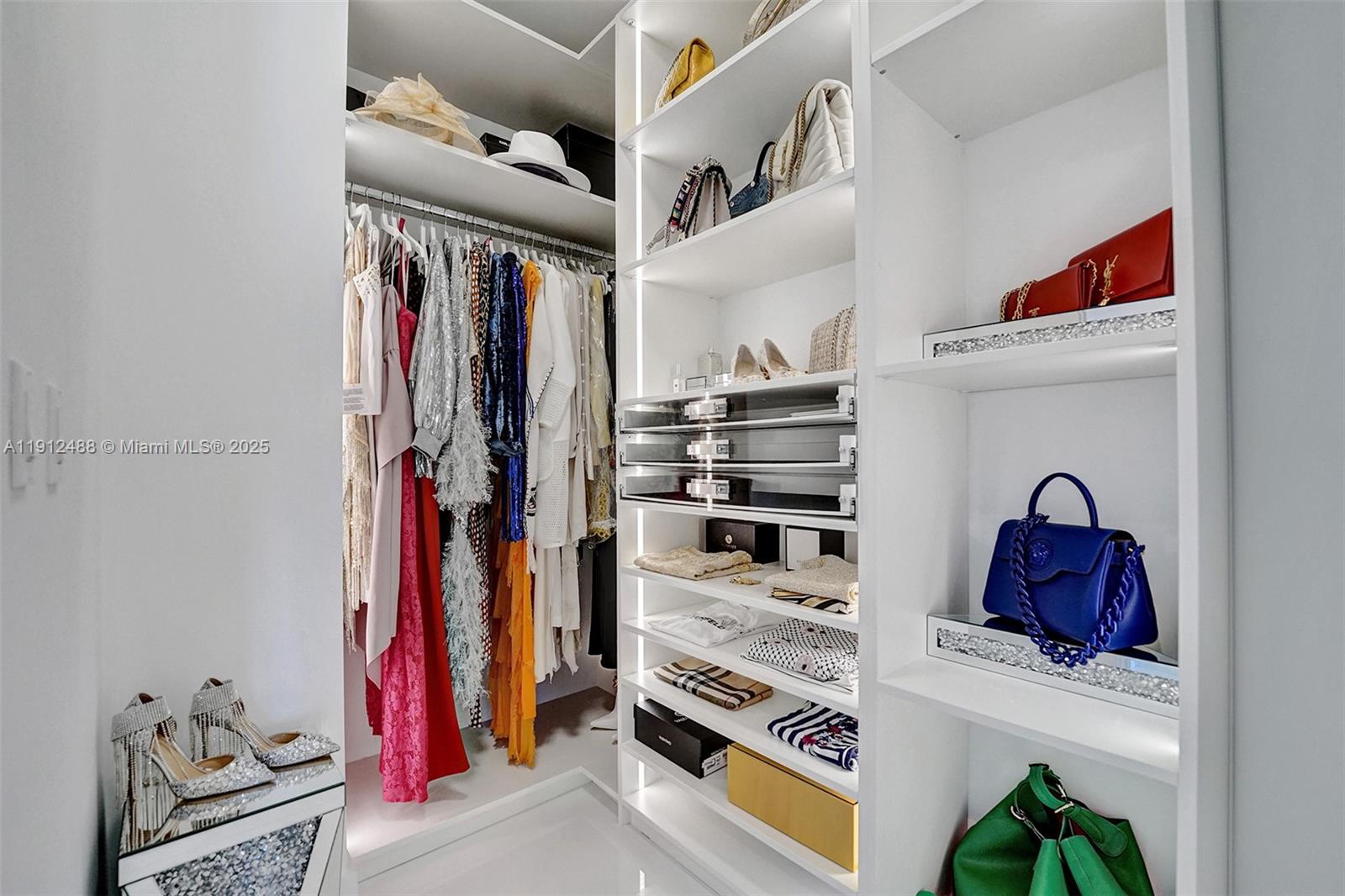 100 LAS OLAS CONDO - Residential