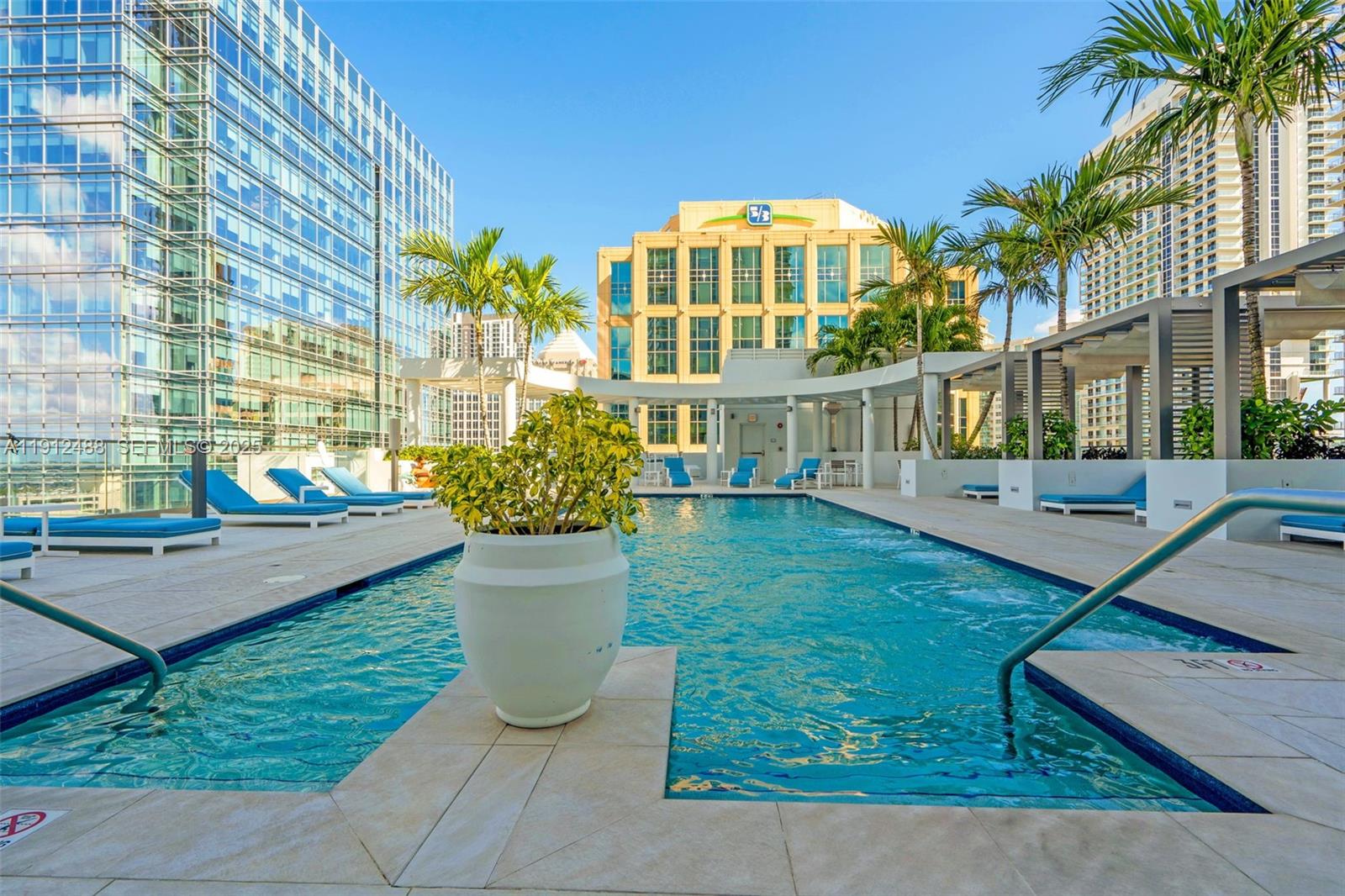 100 LAS OLAS CONDO - Residential