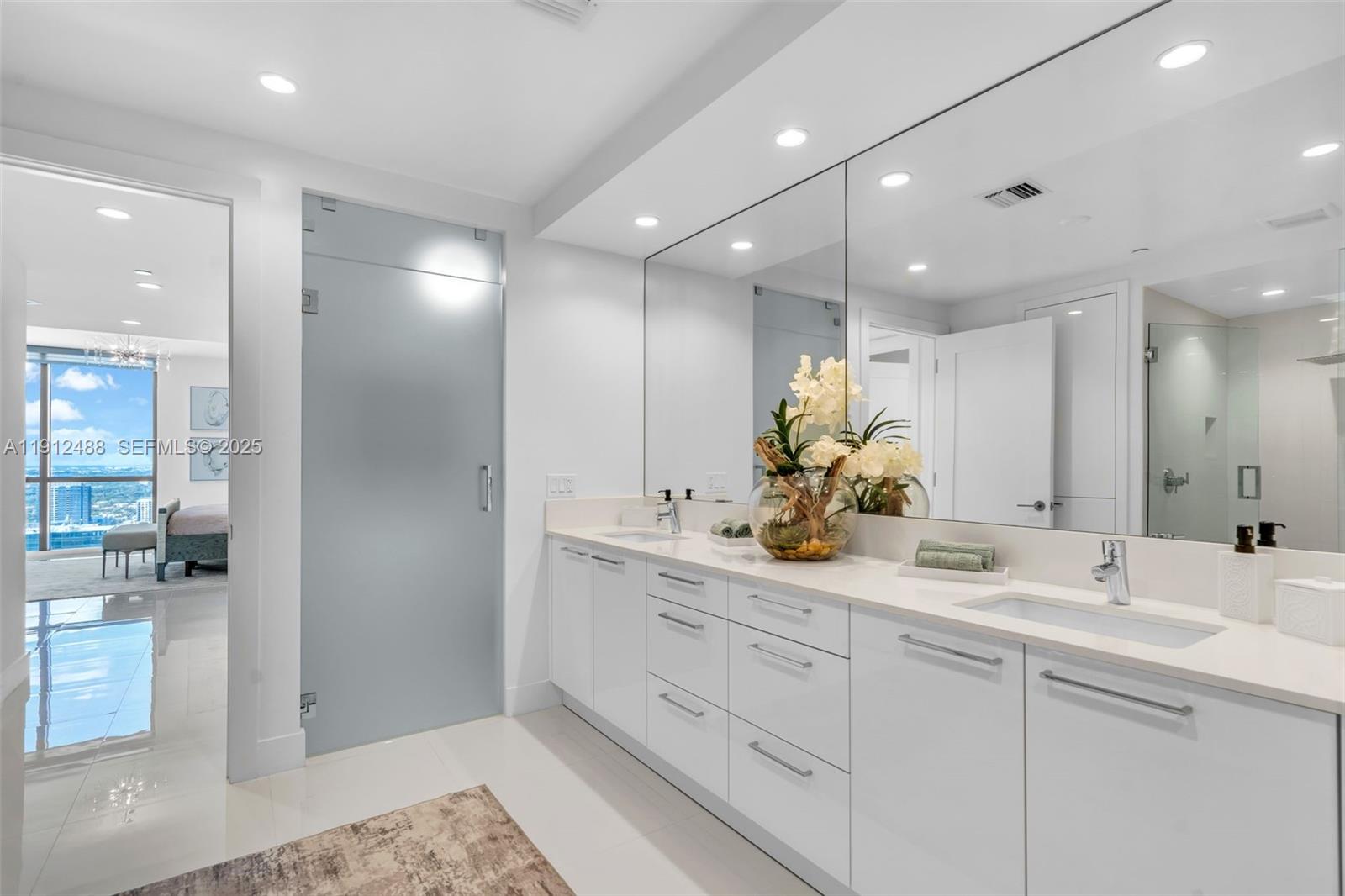 100 LAS OLAS CONDO - Residential