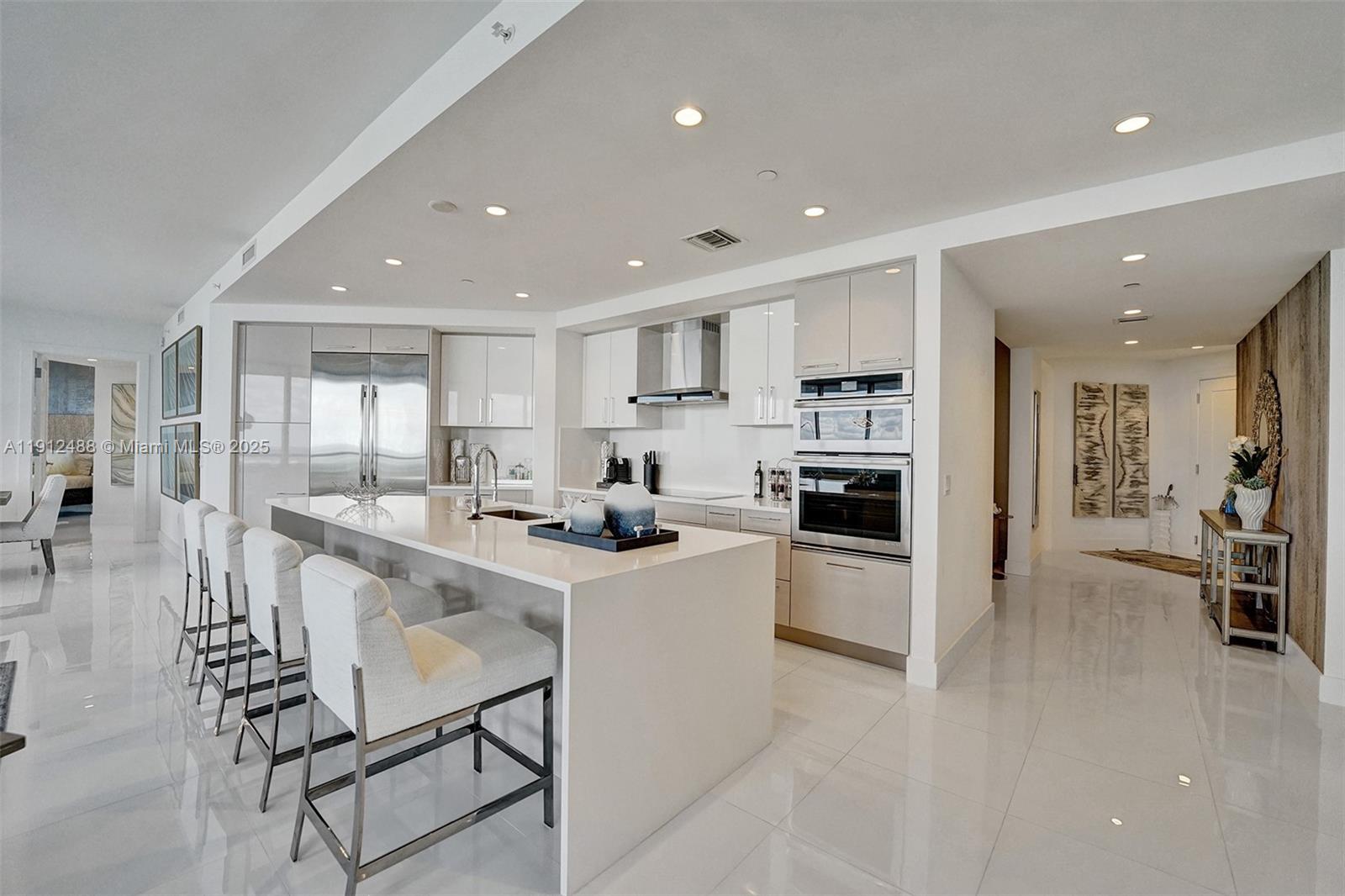 100 LAS OLAS CONDO - Residential