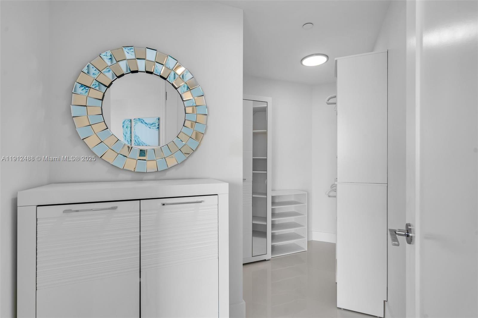 100 LAS OLAS CONDO - Residential