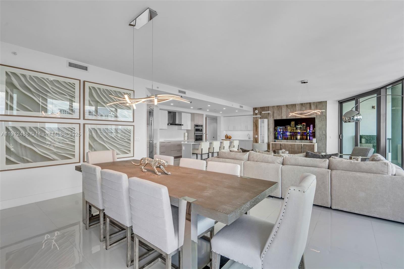 100 LAS OLAS CONDO - Residential