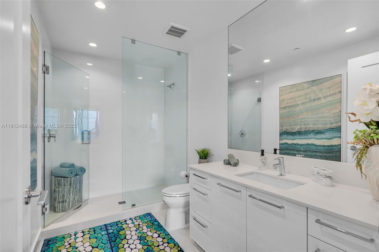 100 LAS OLAS CONDO - Residential