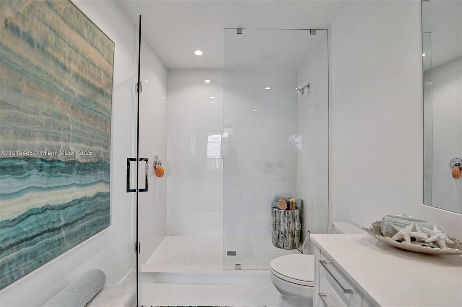 100 LAS OLAS CONDO - Residential