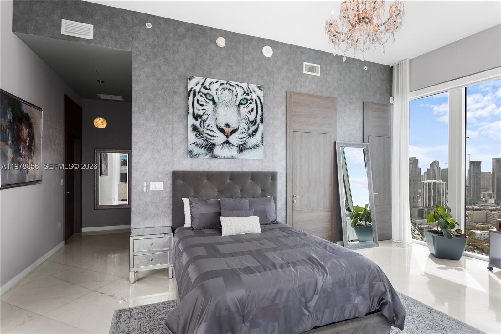 PARAMOUNT BAY CONDO - Residential