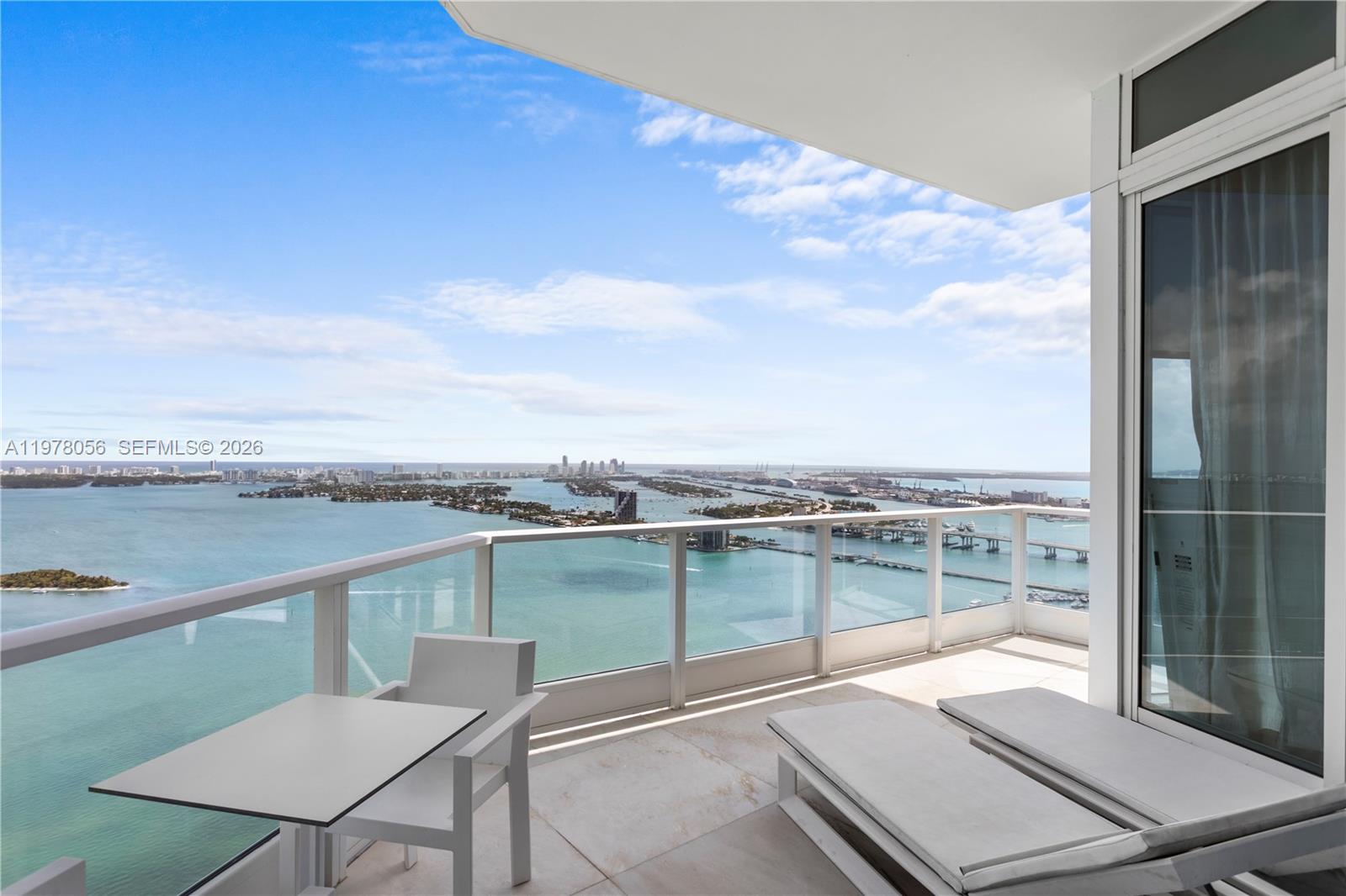 PARAMOUNT BAY CONDO - Residential