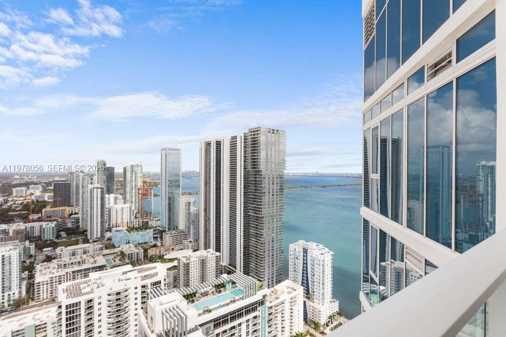 PARAMOUNT BAY CONDO - Residential