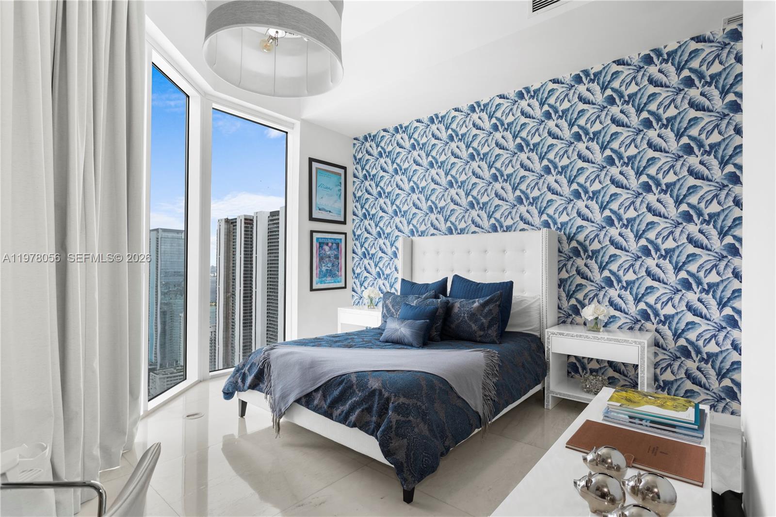 PARAMOUNT BAY CONDO - Residential