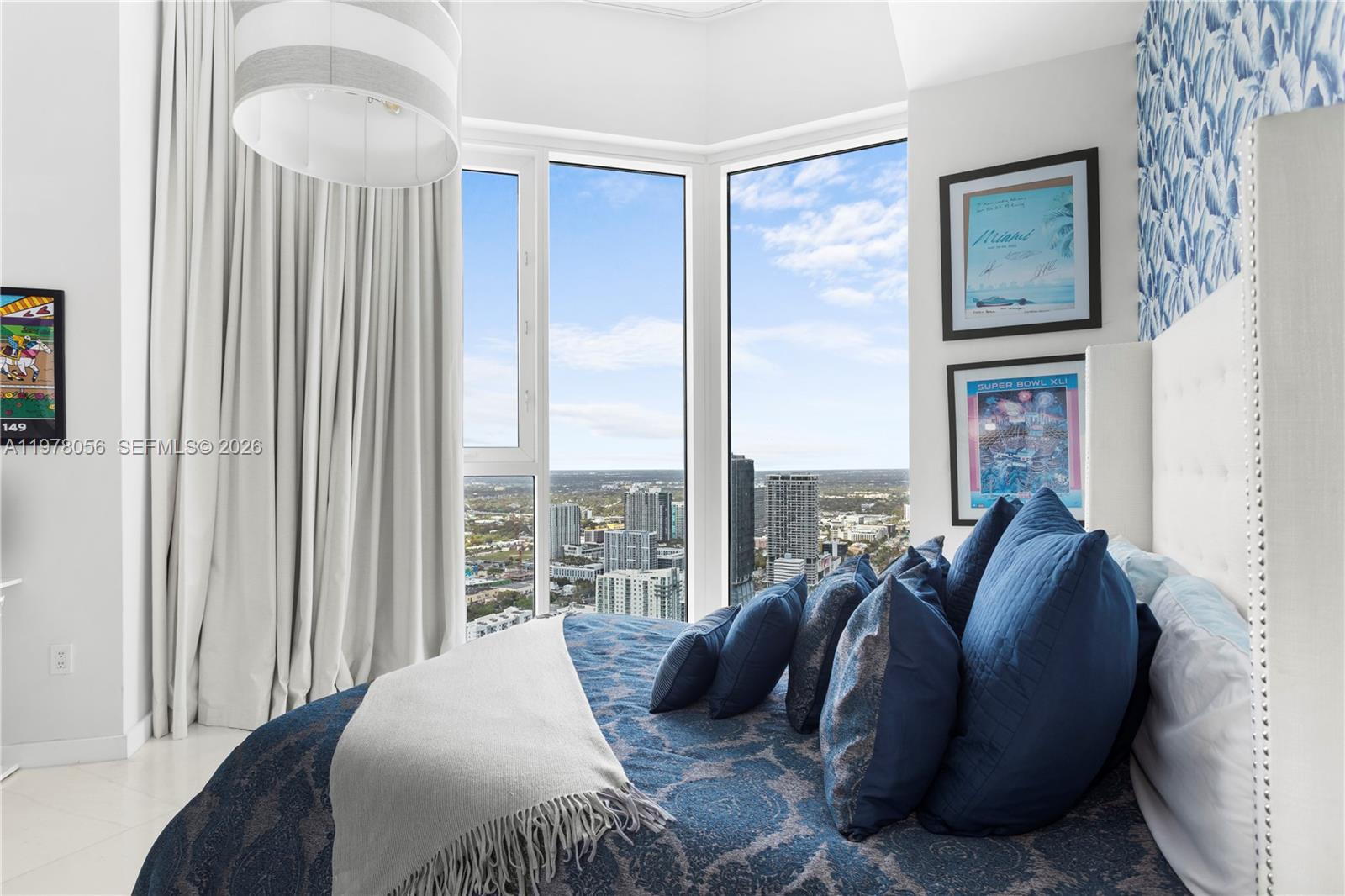 PARAMOUNT BAY CONDO - Residential