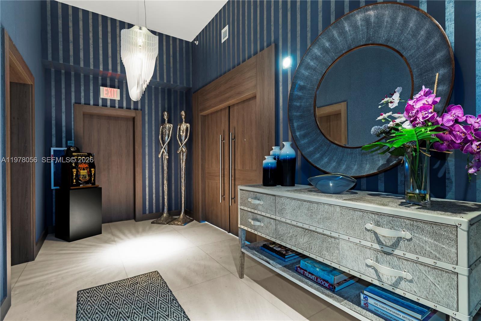 PARAMOUNT BAY CONDO - Residential