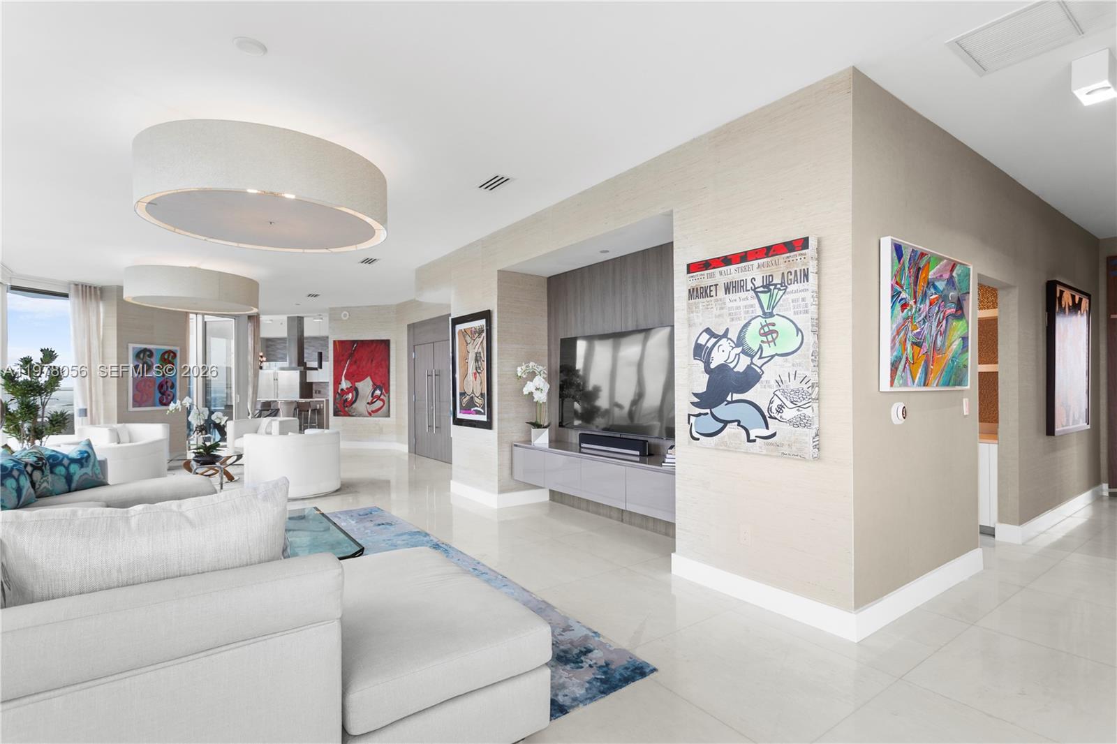 PARAMOUNT BAY CONDO - Residential