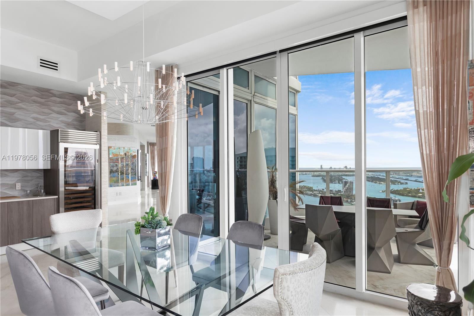 PARAMOUNT BAY CONDO - Residential