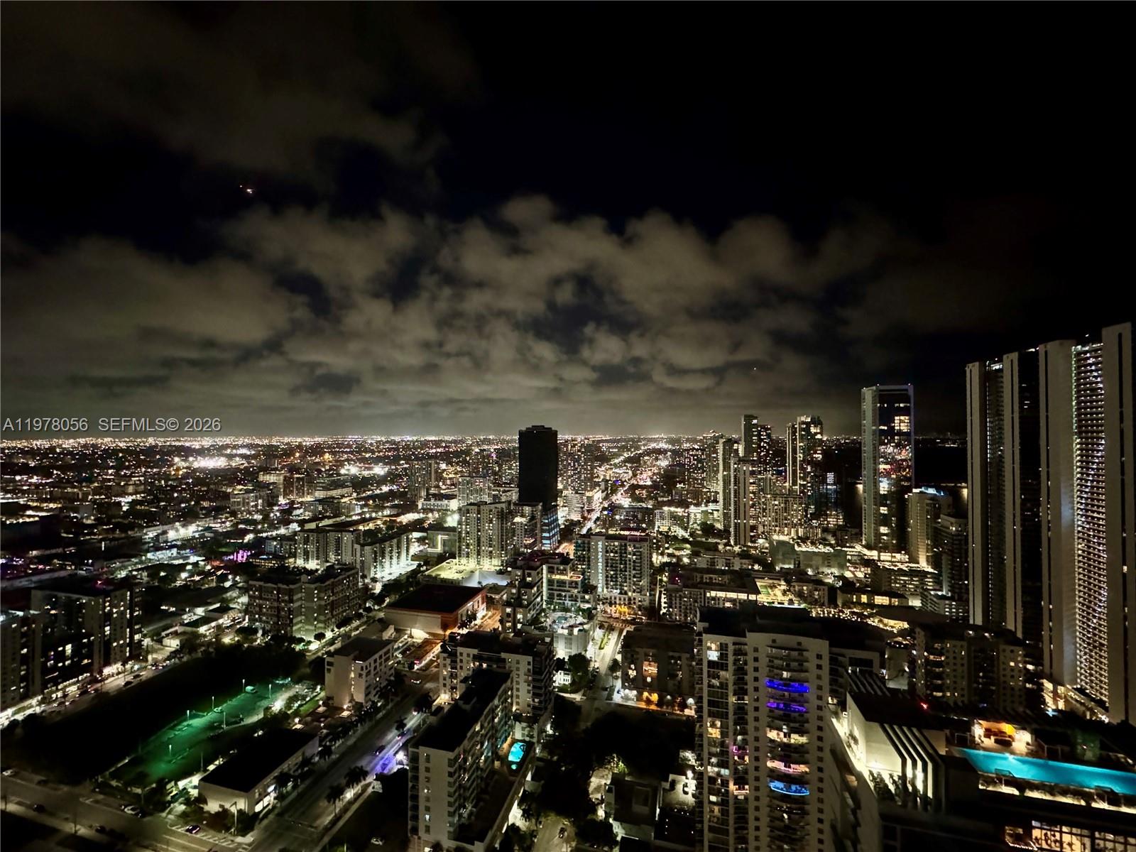 PARAMOUNT BAY CONDO - Residential