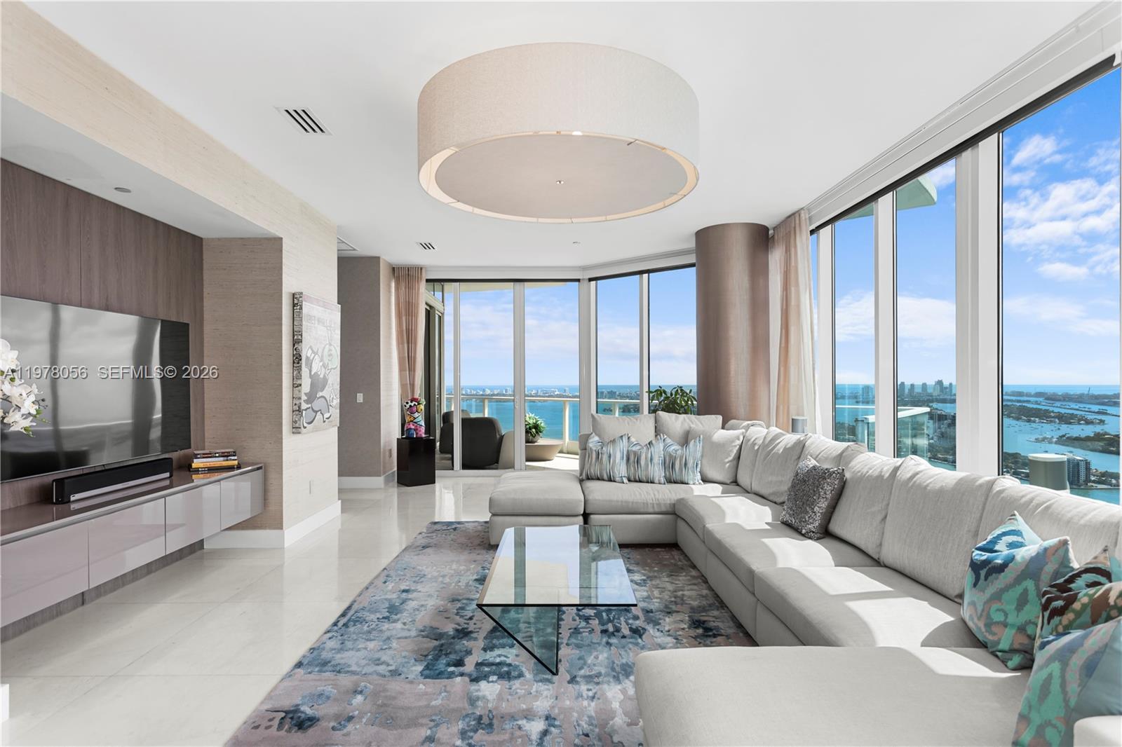 PARAMOUNT BAY CONDO - Residential
