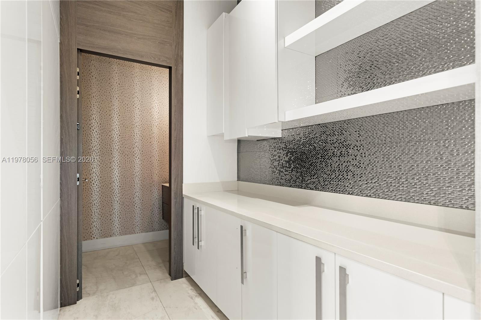 PARAMOUNT BAY CONDO - Residential