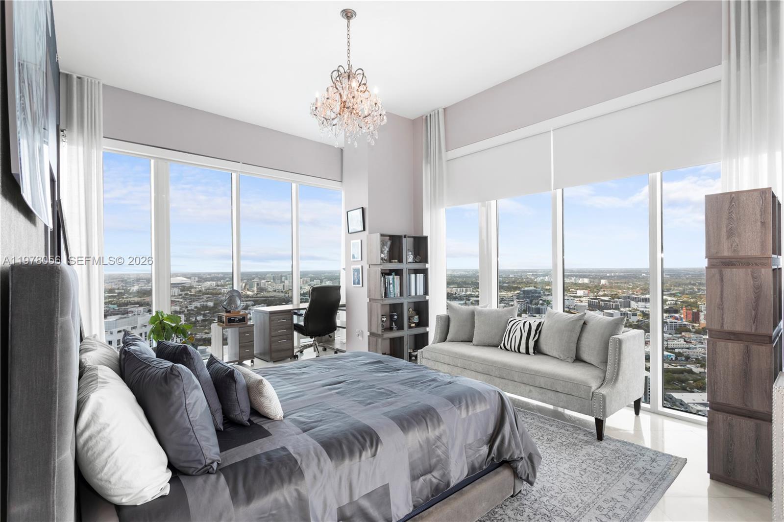 PARAMOUNT BAY CONDO - Residential