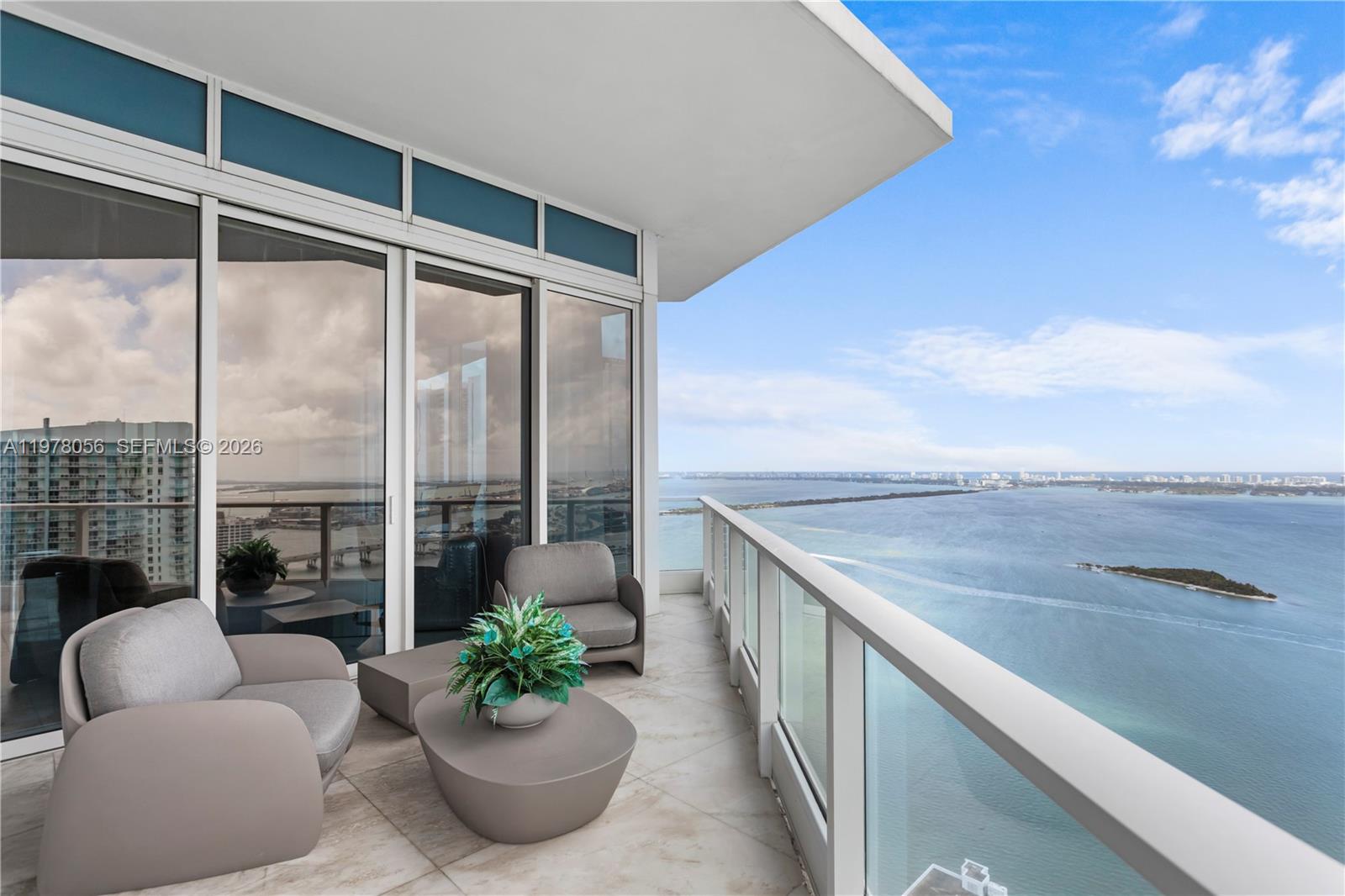 PARAMOUNT BAY CONDO - Residential