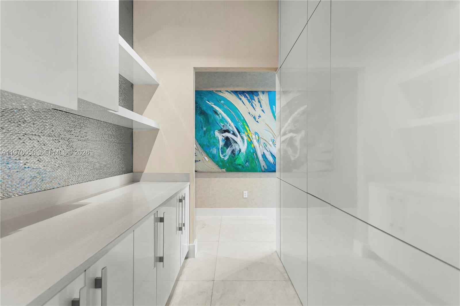 PARAMOUNT BAY CONDO - Residential