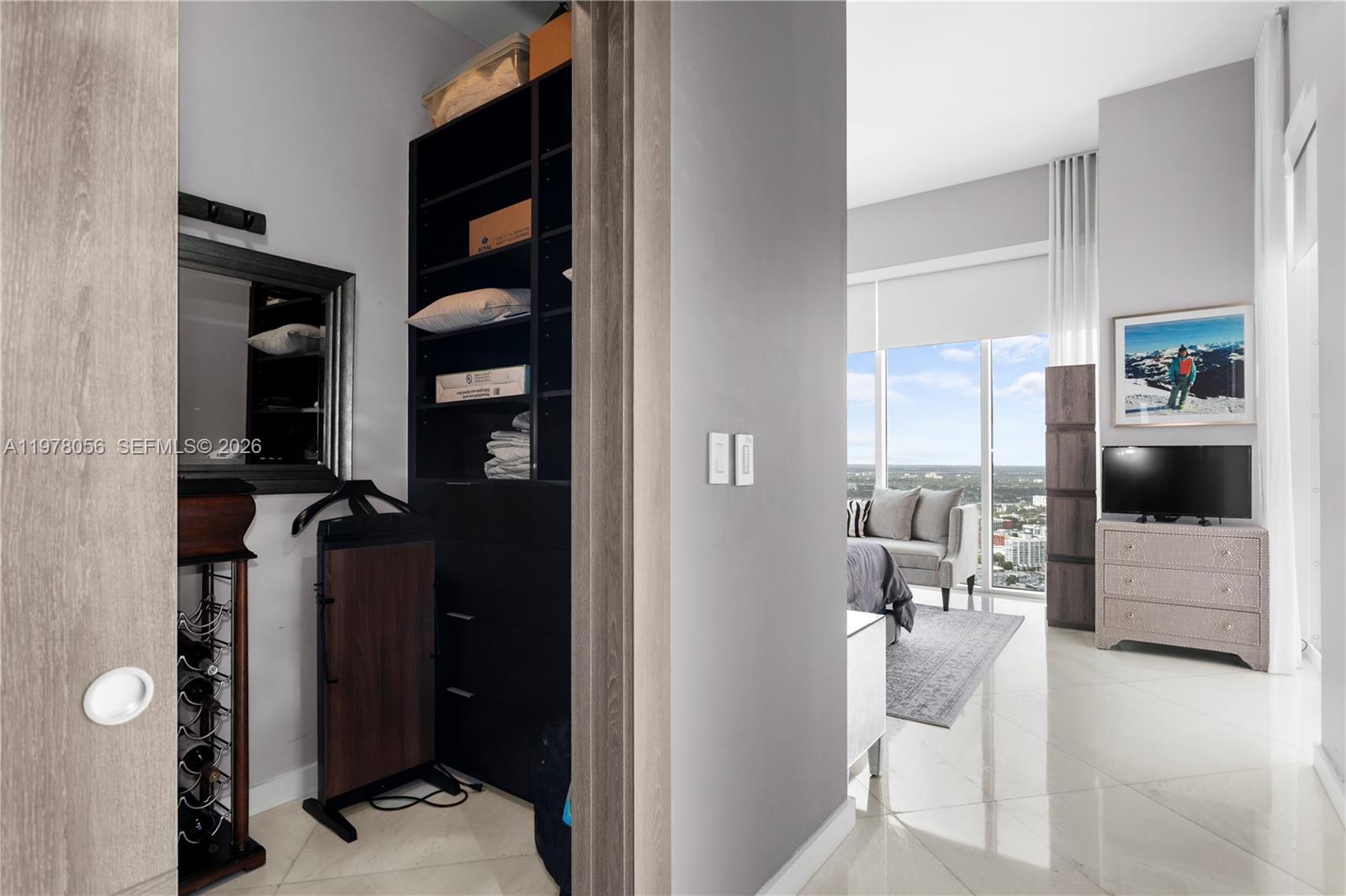PARAMOUNT BAY CONDO - Residential