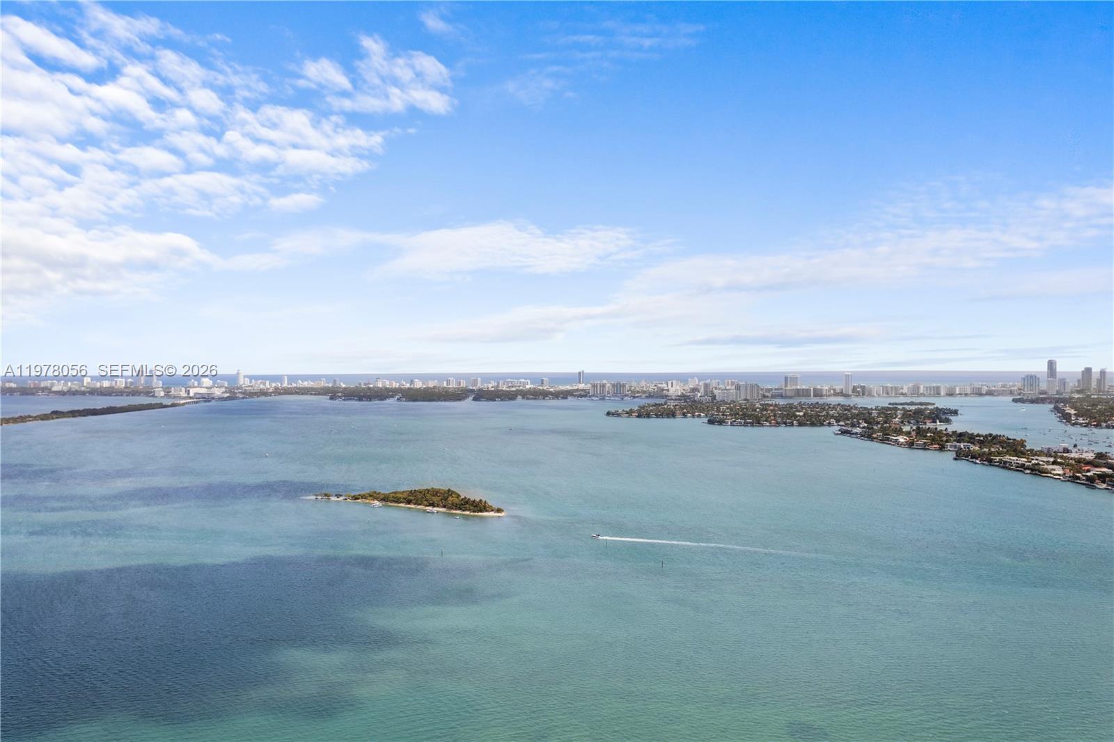 PARAMOUNT BAY CONDO - Residential