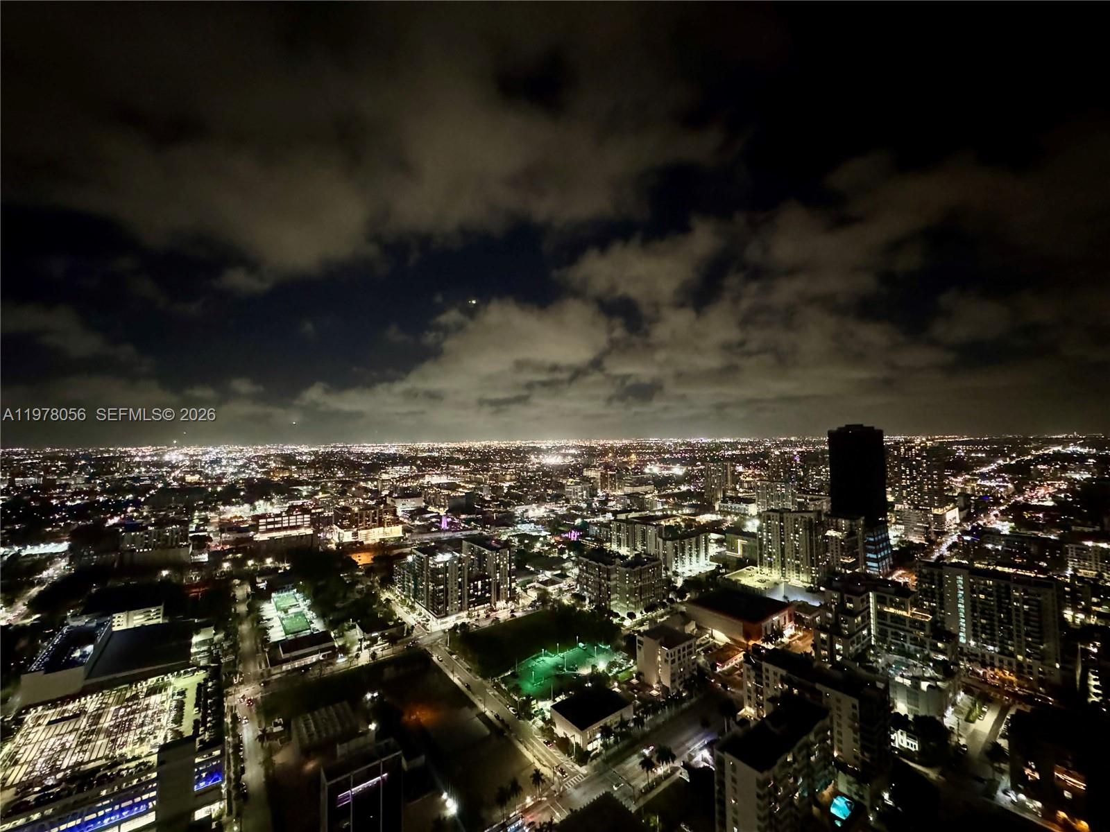 PARAMOUNT BAY CONDO - Residential