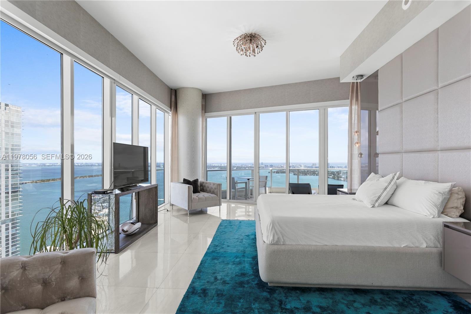 PARAMOUNT BAY CONDO - Residential