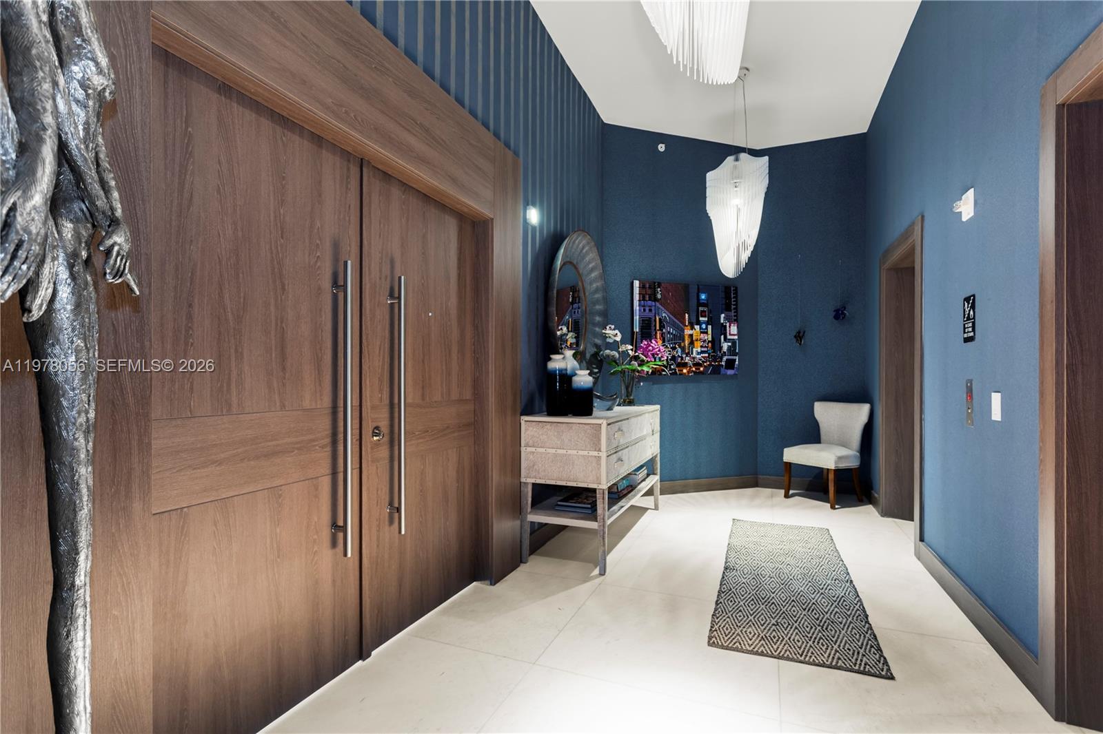 PARAMOUNT BAY CONDO - Residential