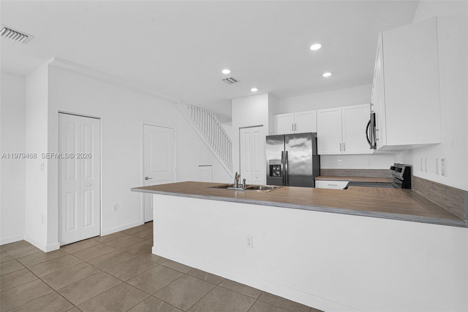 ENCLAVE SOUTH PHASE 2 - Residential