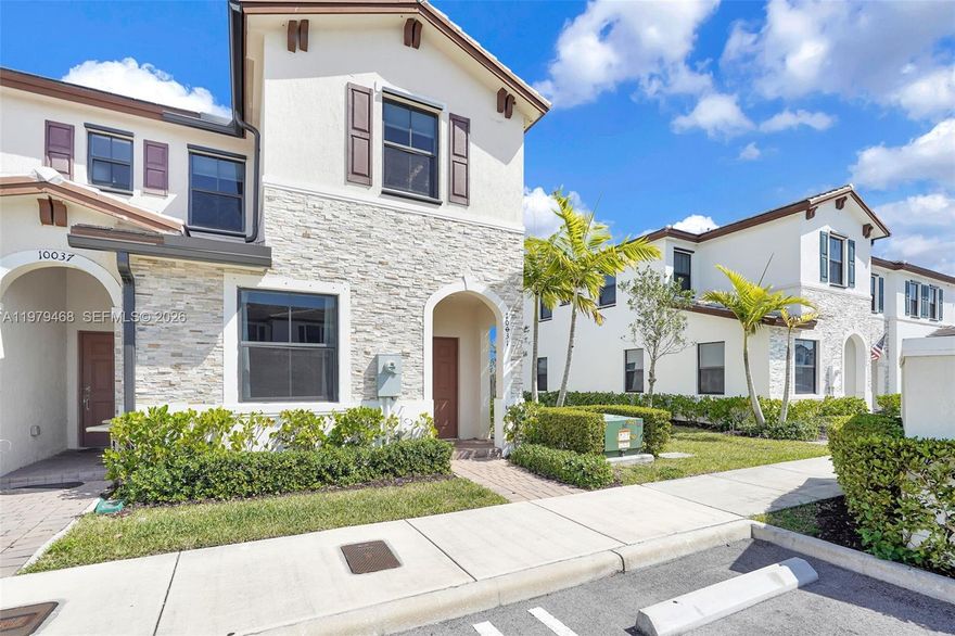 Beautiful corner unit at desirable Crystal Cay, ready to move in with three bedrooms and 2 1/2 bathrooms, kitchen with stainless steel appliances. Build in 2021. Centrally located minutes from Turnpike. Club house with all the amenities, low HOA. Seller credit available! Call me for details.