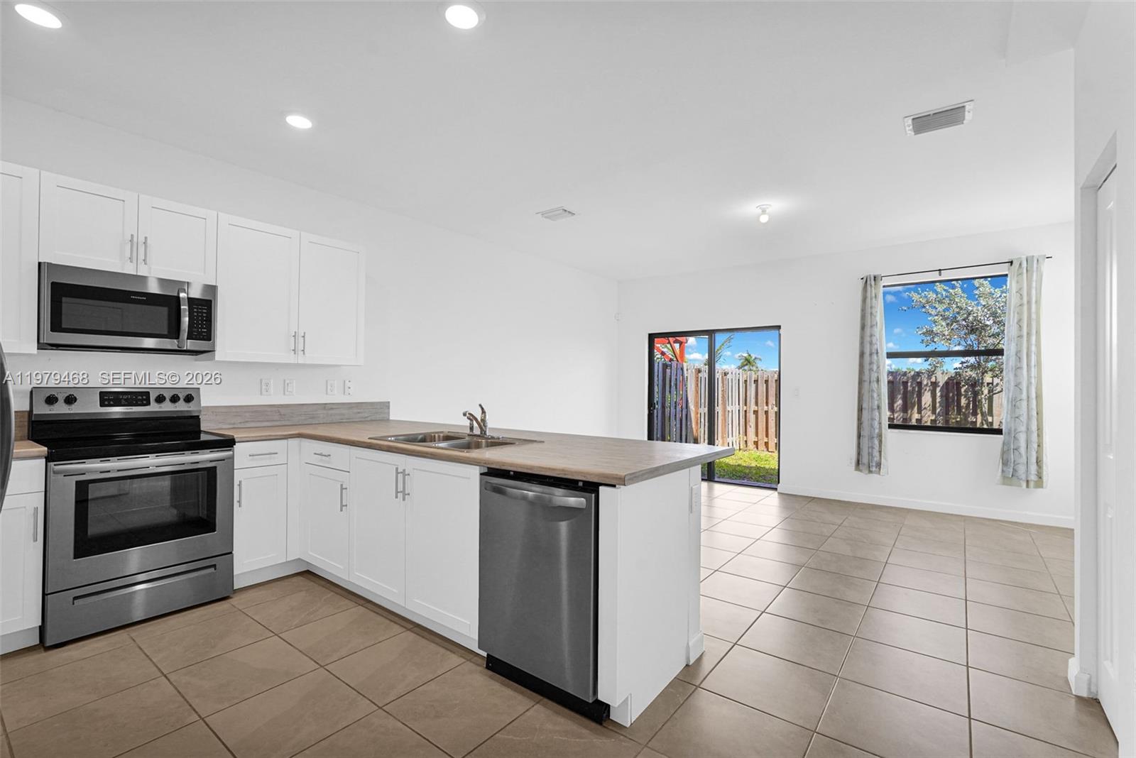 ENCLAVE SOUTH PHASE 2 - Residential