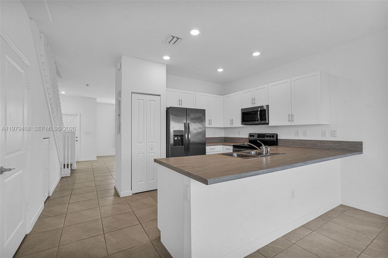 ENCLAVE SOUTH PHASE 2 - Residential