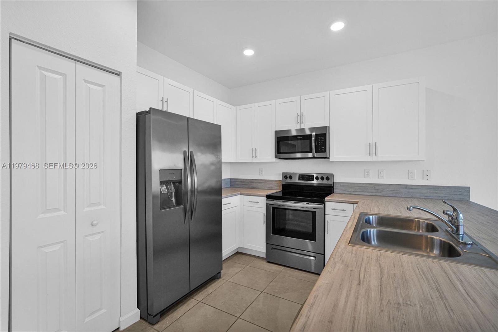 ENCLAVE SOUTH PHASE 2 - Residential