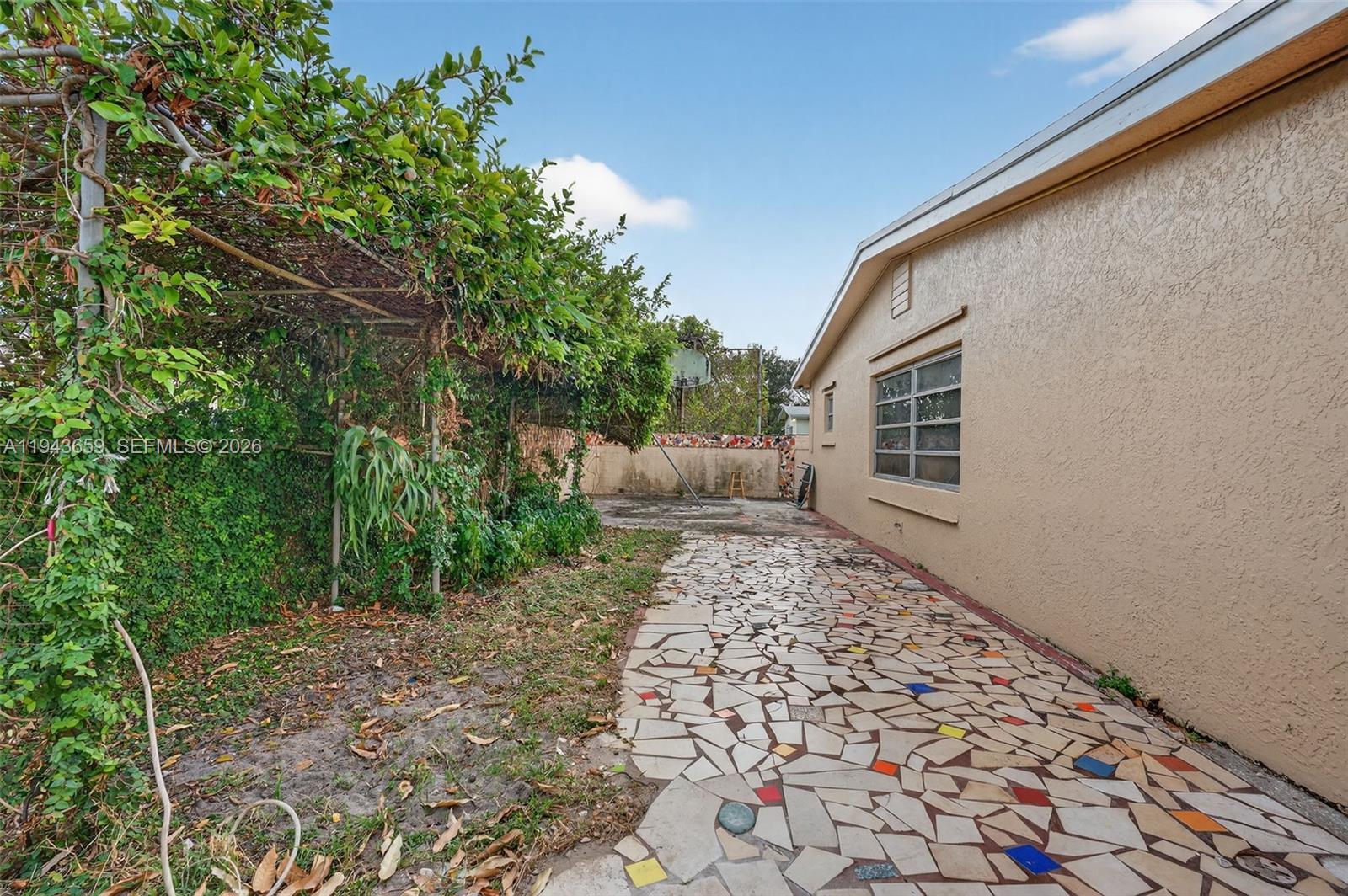 PLAZA ESTATES 3RD SEC - Residential