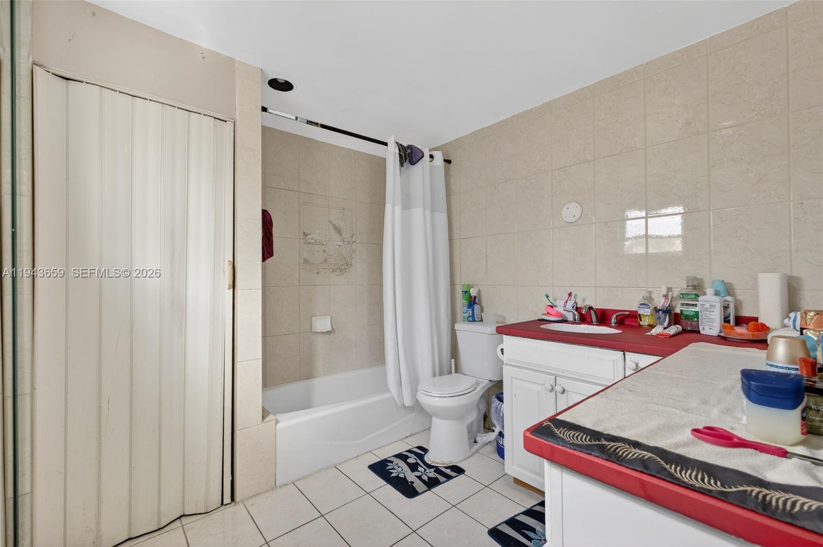 PLAZA ESTATES 3RD SEC - Residential