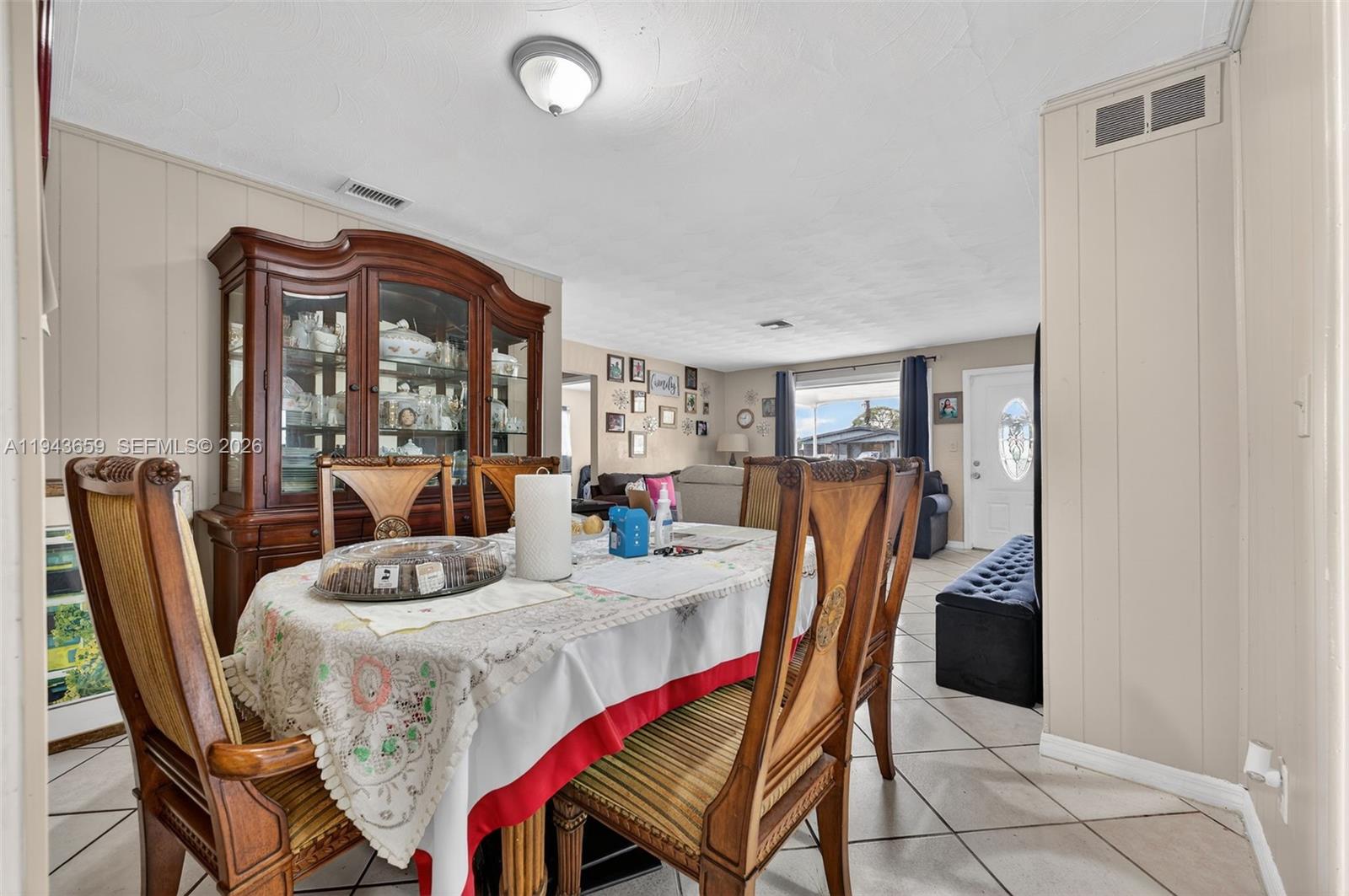 PLAZA ESTATES 3RD SEC - Residential