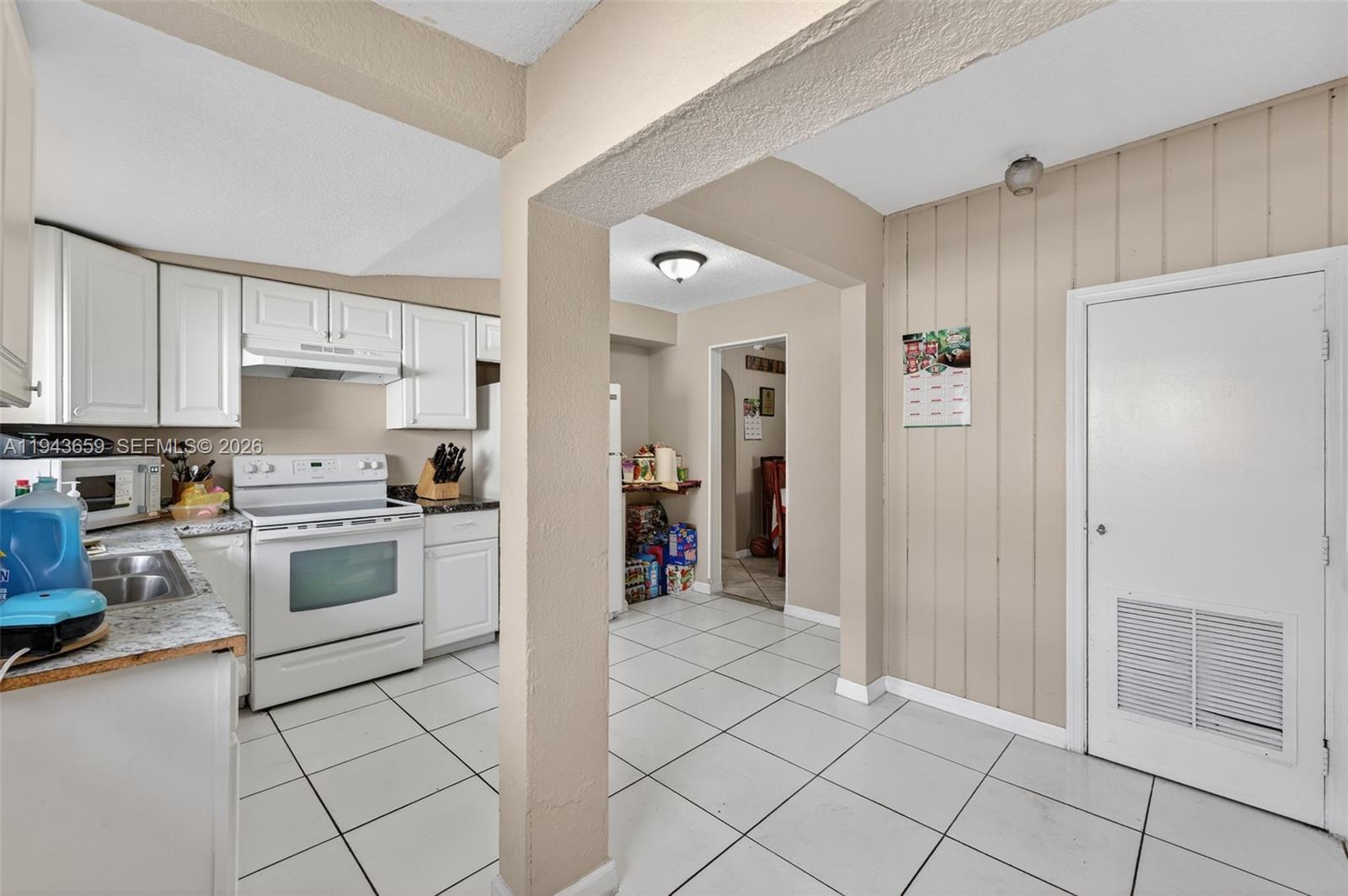 PLAZA ESTATES 3RD SEC - Residential