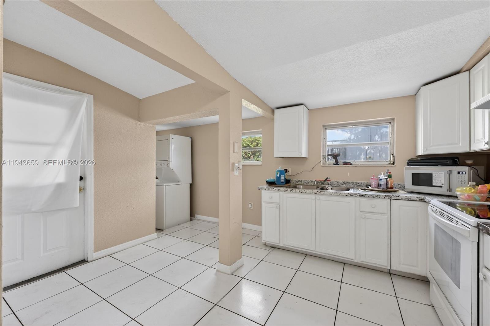 PLAZA ESTATES 3RD SEC - Residential