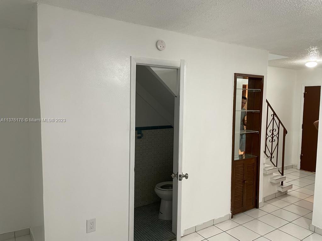 On the market recently remodeled apt with an excellent location, in one of the most valued areas of west hialeah. Don't miss the opportunity to make this cozy two-level apt your home.WALKING DISTANCE TO SHOPPINGS CENTER.