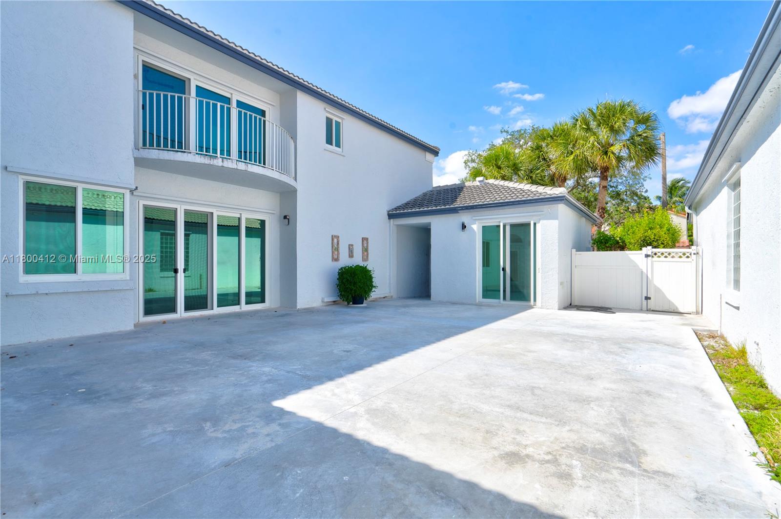 15843 NW 10th St