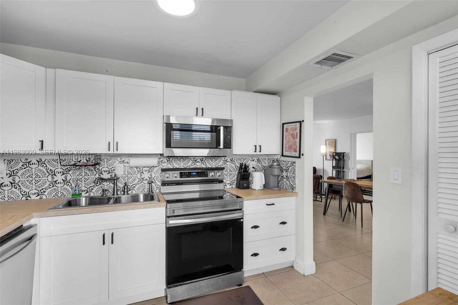 OLYMPUS CONDO PHASE - Residential