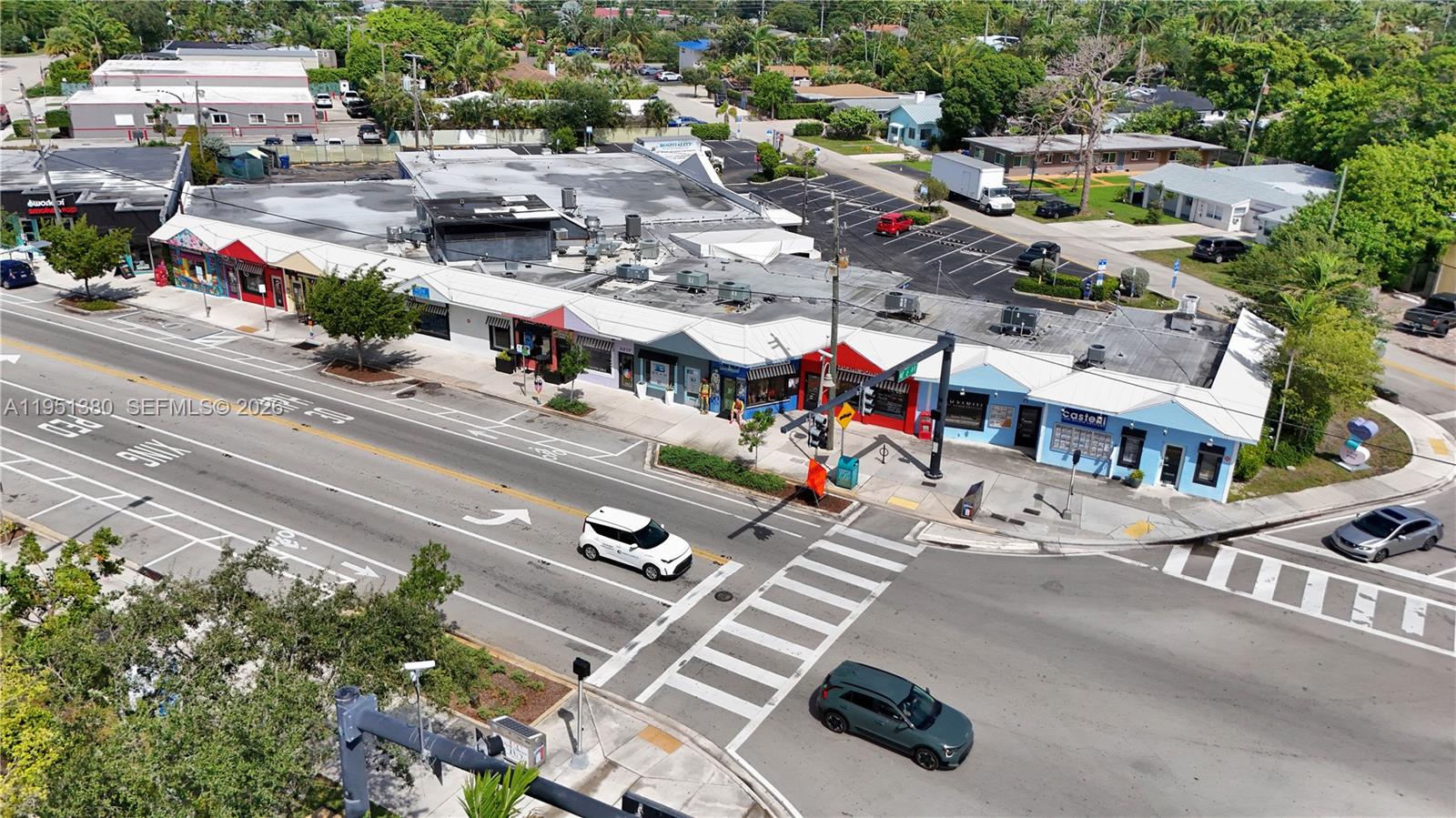 TROPICAL MANORS - Residential