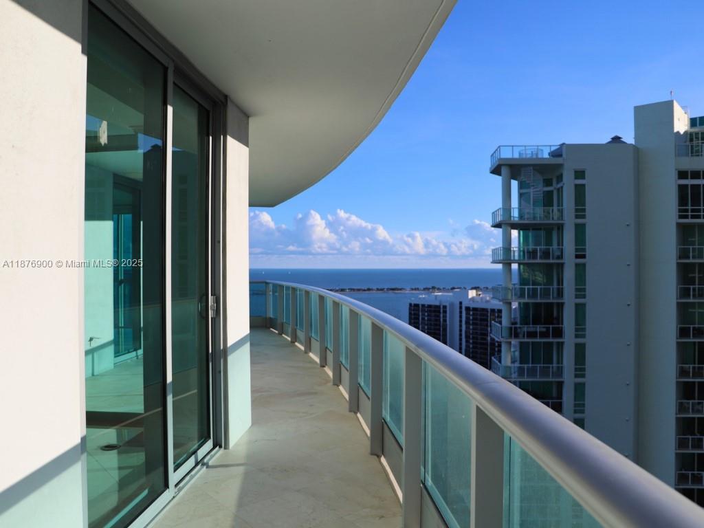 Easy to show, broker availabe on short notice.