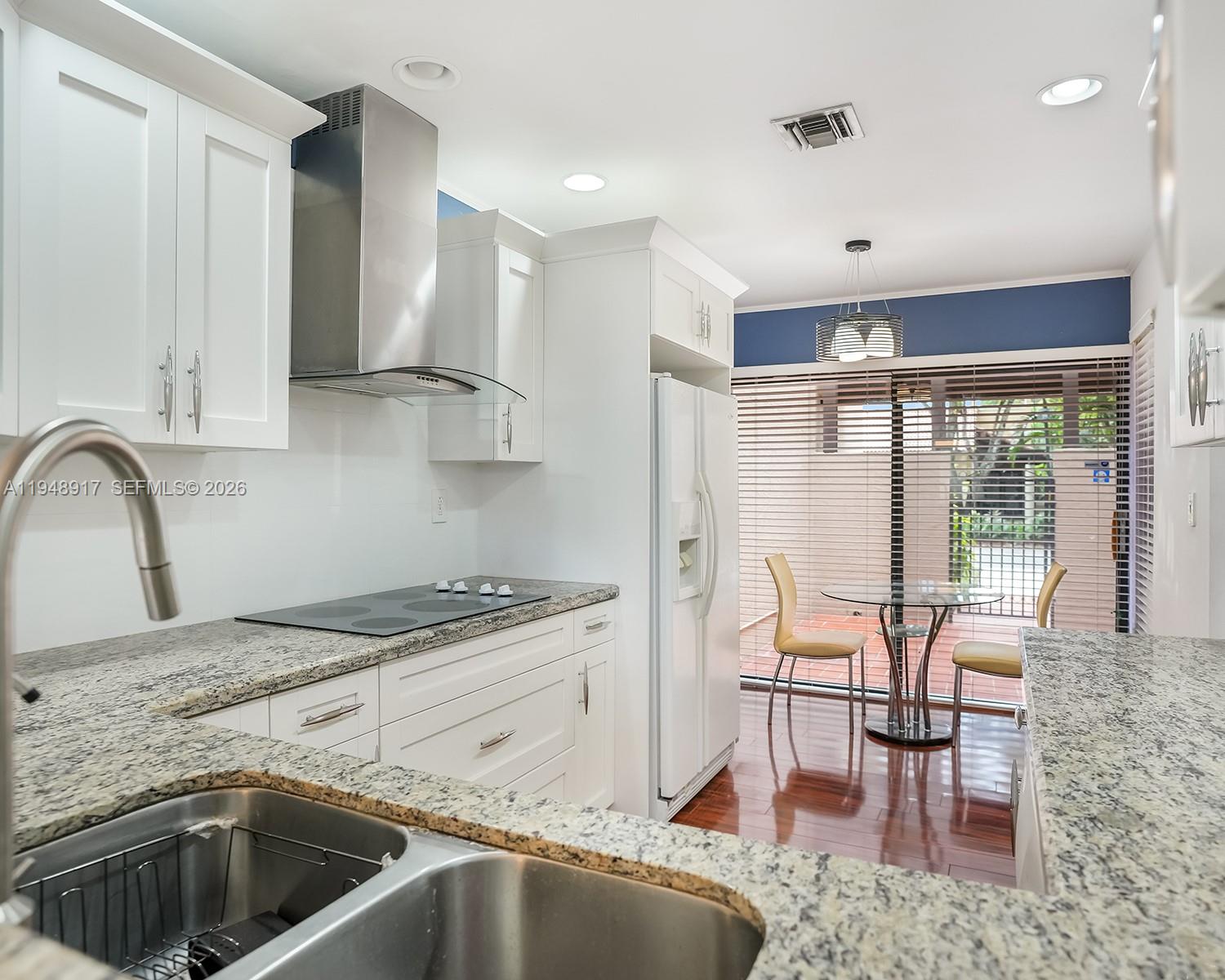 COSTA DEL SOL CONDO H - Residential