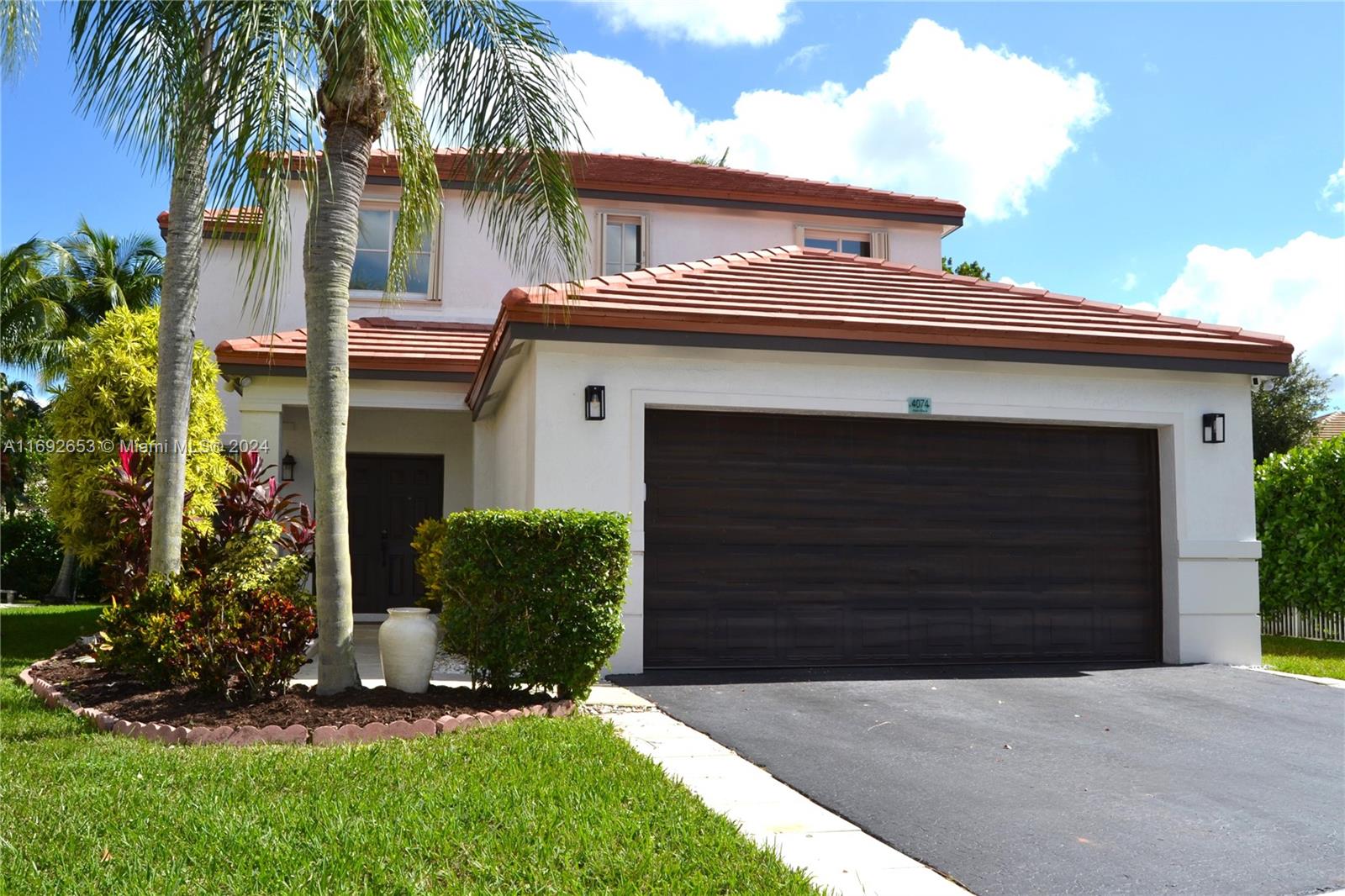 4074 Palm Pl Pl, Weston, Broward County, Florida - 4 Bedrooms  
2 Bathrooms - 