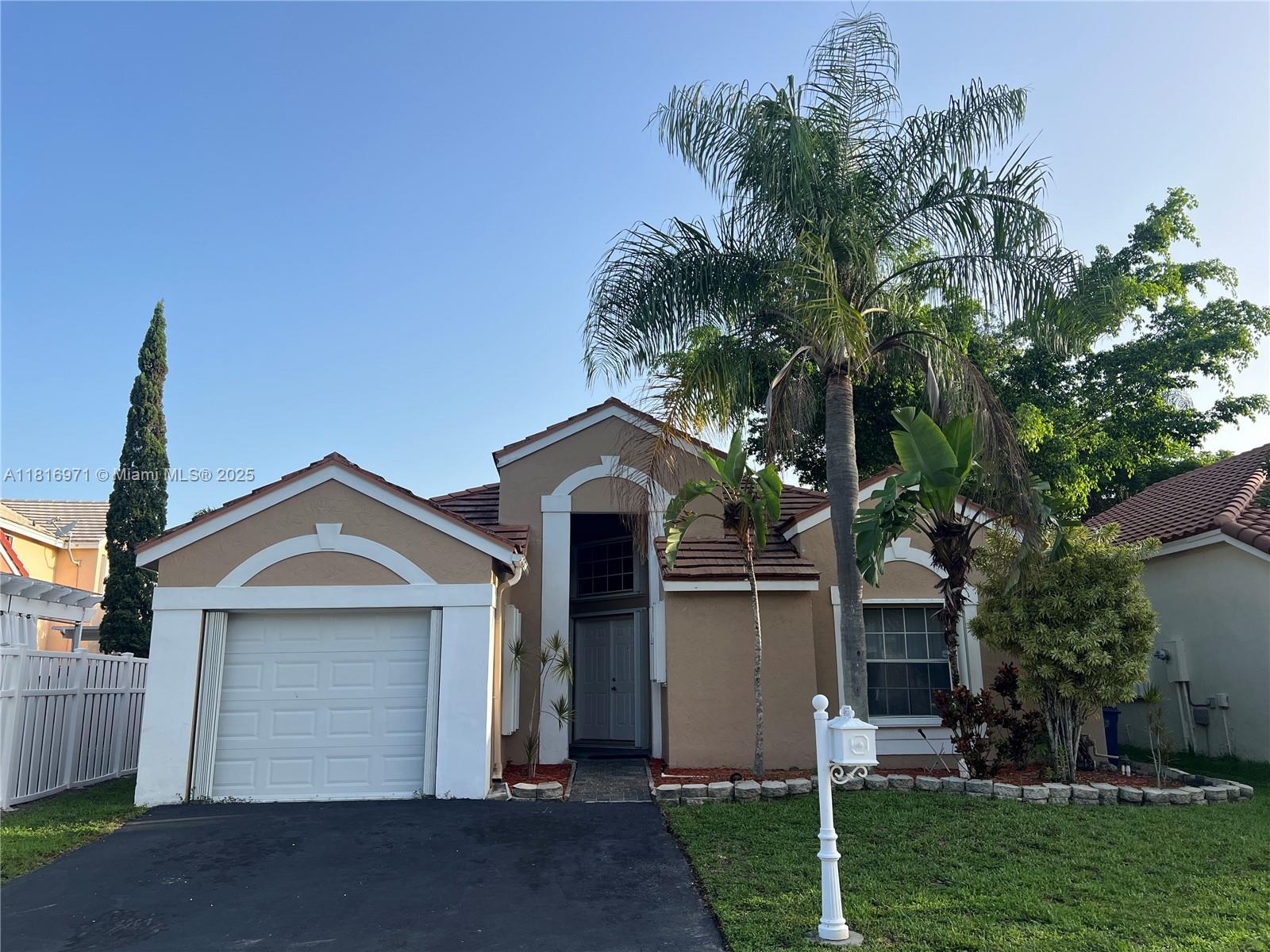 Rental Property at 465 Somerset Way 465, Weston, Broward County, Florida - Bedrooms: 3 
Bathrooms: 2  - $3,300 MO.